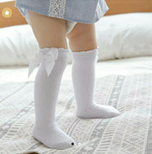 Load image into Gallery viewer, Girls Knee High Bow Socks
